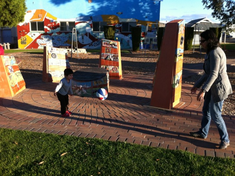 Entertaining Ben at Bordertown on the way to Adelaide